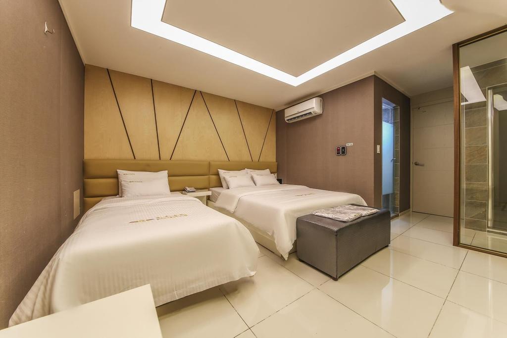 Richi Hotel Suwon Exterior photo