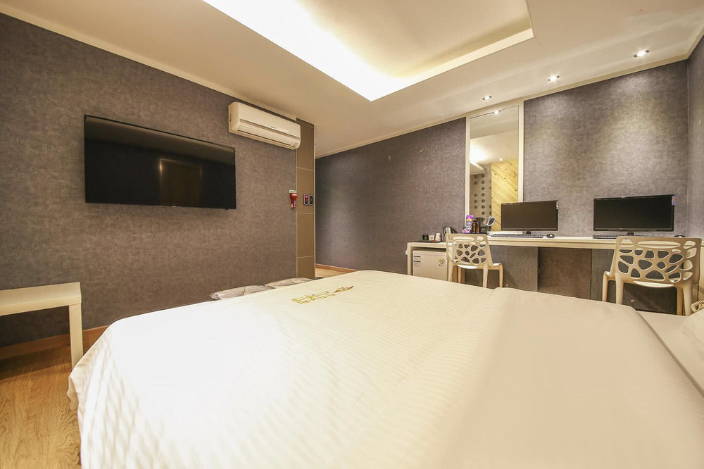 Richi Hotel Suwon Exterior photo