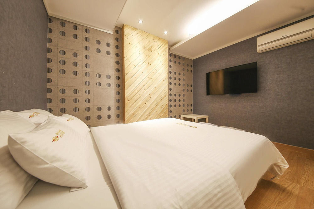 Richi Hotel Suwon Exterior photo